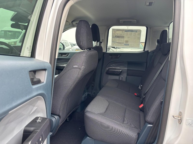 Ford Maverick Vehicle Full-screen Gallery Image 12