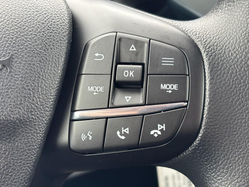 Ford Maverick Vehicle Full-screen Gallery Image 21