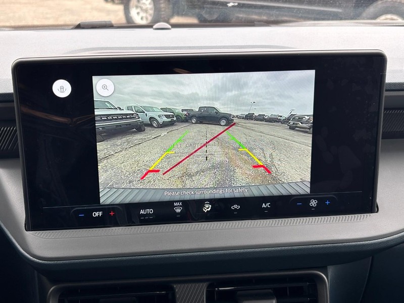 Ford Maverick Vehicle Full-screen Gallery Image 24