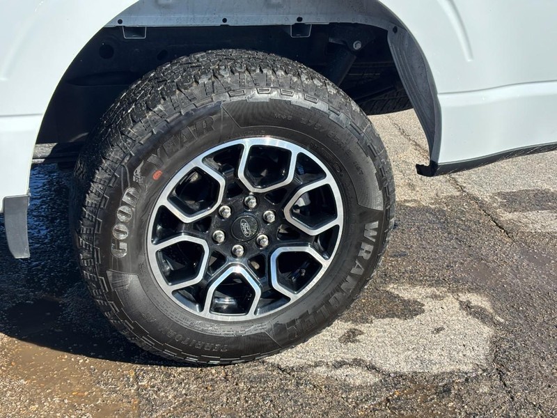 Ford F-150 Vehicle Full-screen Gallery Image 11