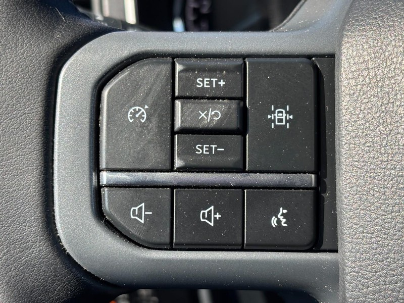 Ford F-150 Vehicle Full-screen Gallery Image 19