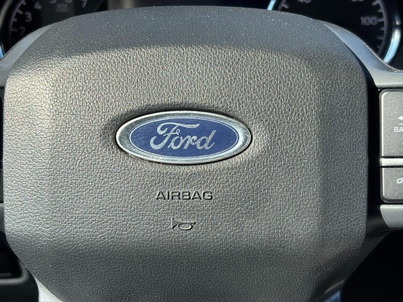 Ford F-150 Vehicle Full-screen Gallery Image 20