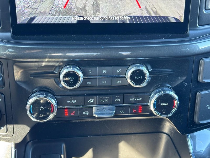 Ford F-150 Vehicle Full-screen Gallery Image 25