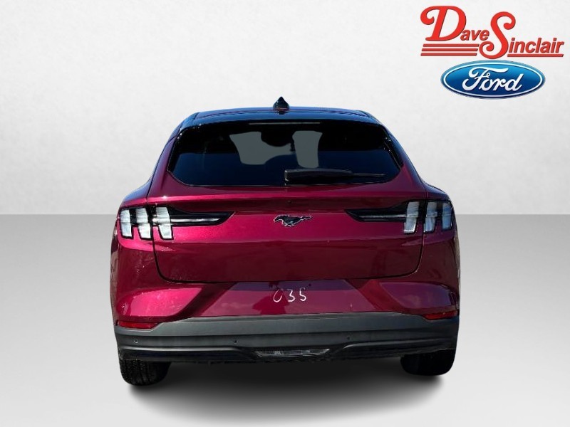 Ford Mustang Mach-E Vehicle Full-screen Gallery Image 08