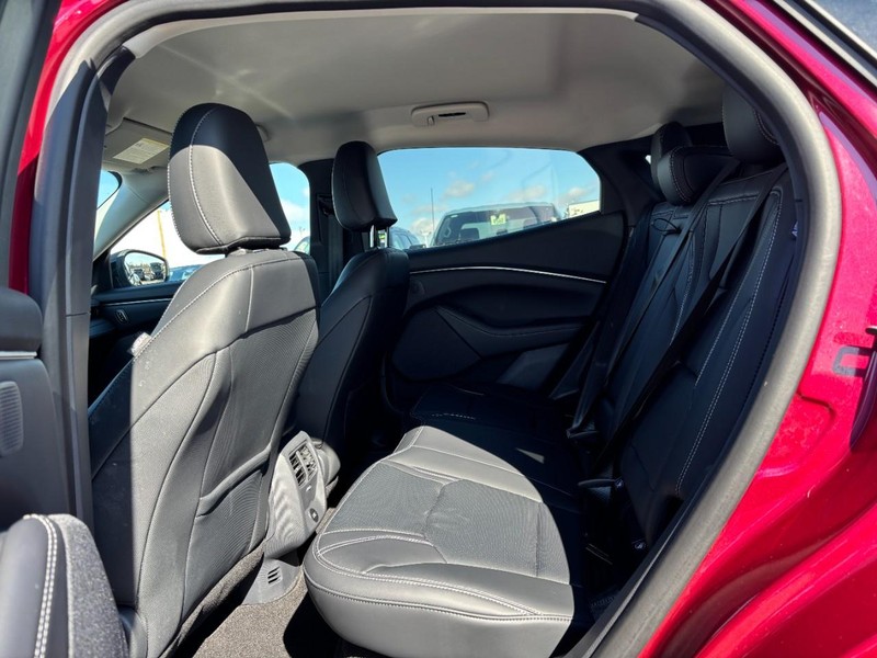 Ford Mustang Mach-E Vehicle Full-screen Gallery Image 12