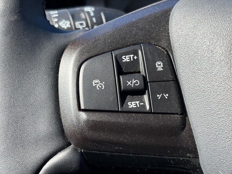 Ford Mustang Mach-E Vehicle Full-screen Gallery Image 18