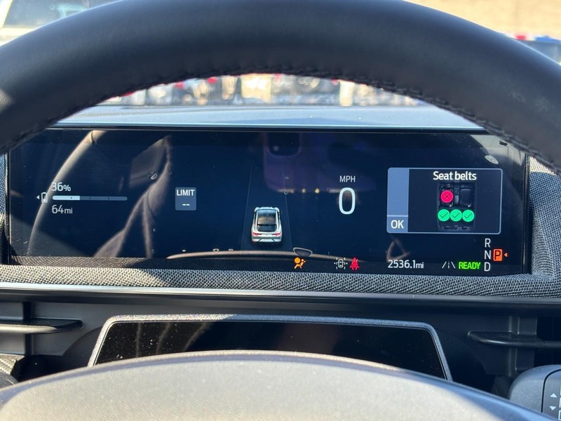 Ford Mustang Mach-E Vehicle Full-screen Gallery Image 21