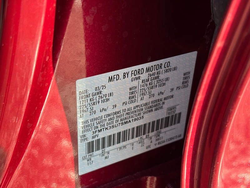 Ford Mustang Mach-E Vehicle Full-screen Gallery Image 24