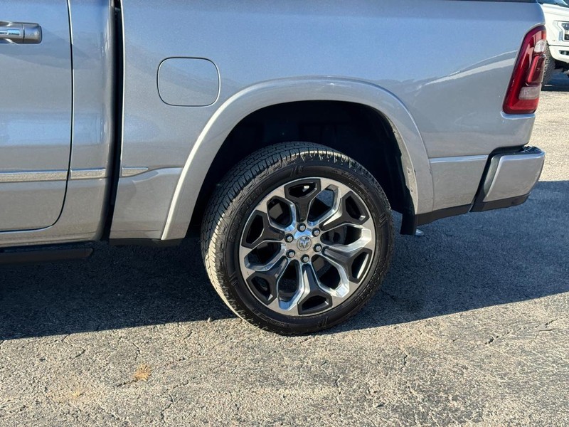 Ram 1500 Vehicle Full-screen Gallery Image 11