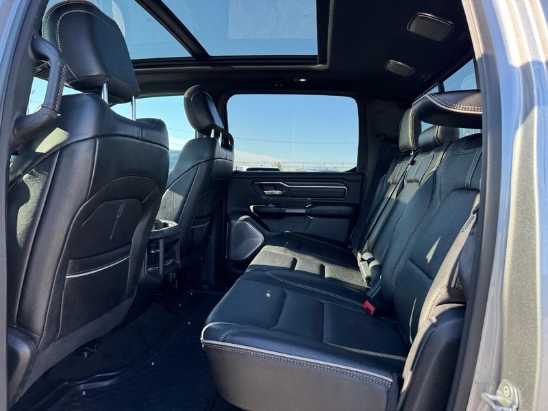 Ram 1500 Vehicle Full-screen Gallery Image 12