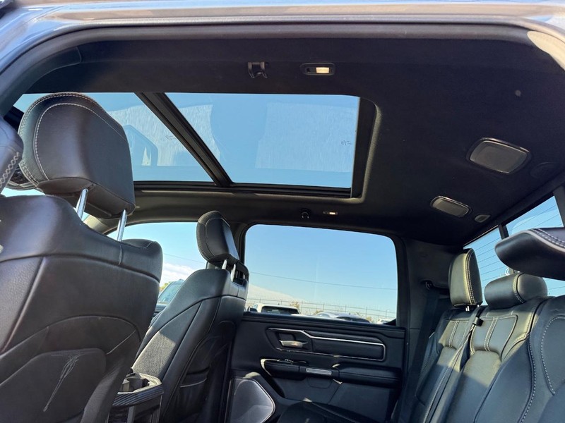 Ram 1500 Vehicle Full-screen Gallery Image 13