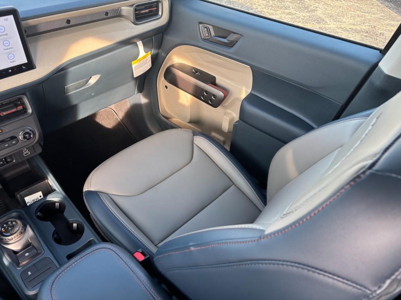 Ford Maverick Vehicle Full-screen Gallery Image 16