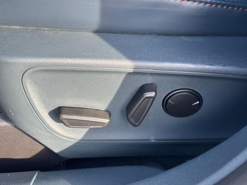 Ford Maverick Vehicle Full-screen Gallery Image 17