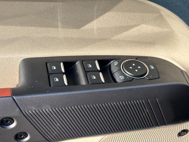 Ford Maverick Vehicle Full-screen Gallery Image 18