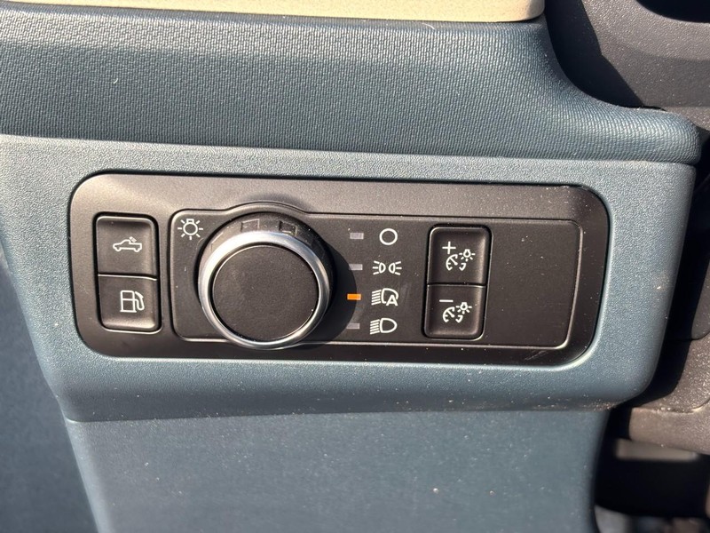 Ford Maverick Vehicle Full-screen Gallery Image 19