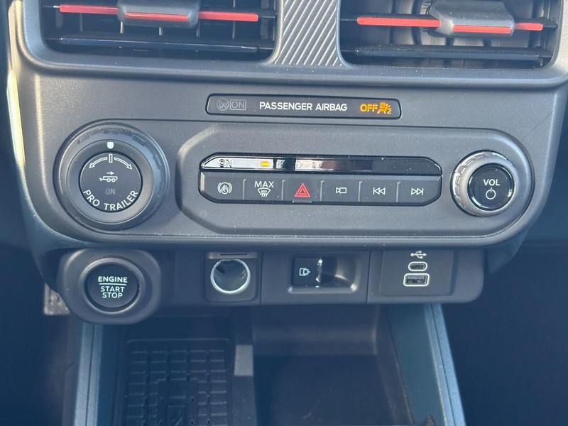 Ford Maverick Vehicle Full-screen Gallery Image 26