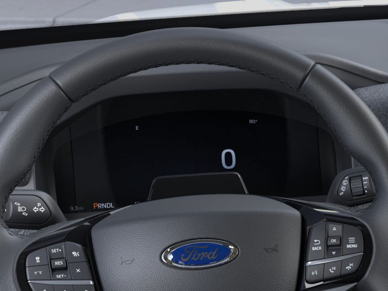 Ford Explorer Vehicle Full-screen Gallery Image 15