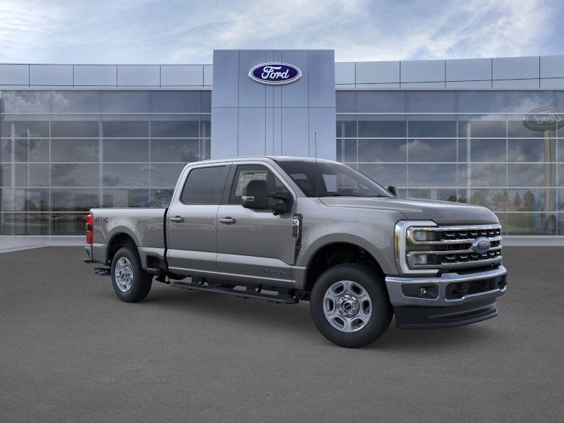 Ford Super Duty F-250 SRW Vehicle Full-screen Gallery Image 09
