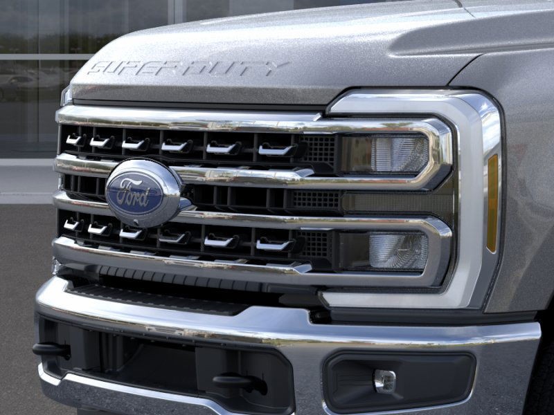 Ford Super Duty F-250 SRW Vehicle Full-screen Gallery Image 19
