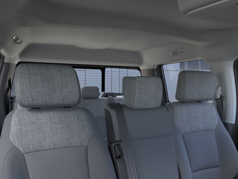 Ford Super Duty F-250 SRW Vehicle Full-screen Gallery Image 24