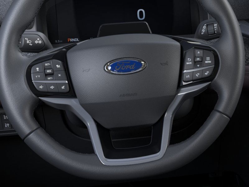 Ford Explorer Vehicle Full-screen Gallery Image 14