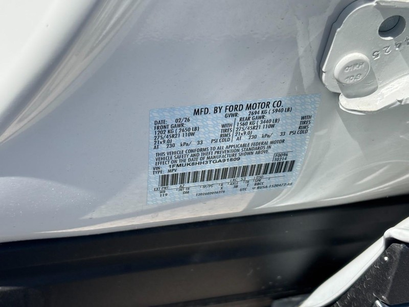 Ford Explorer Vehicle Image 26