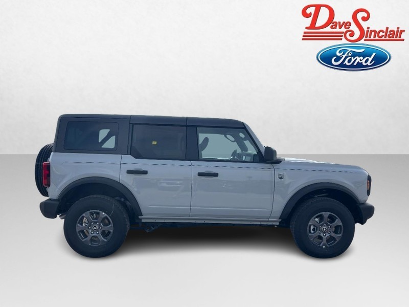 Ford Bronco Vehicle Image 05