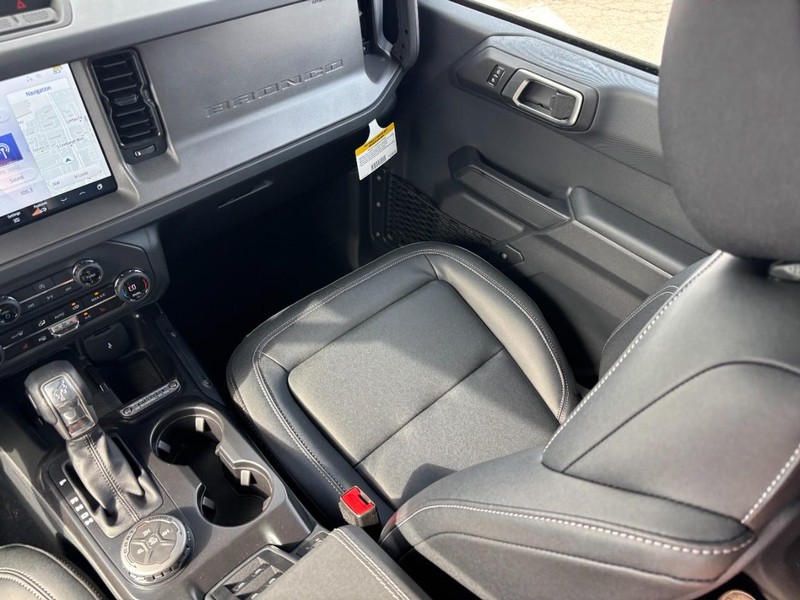 Ford Bronco Vehicle Image 16