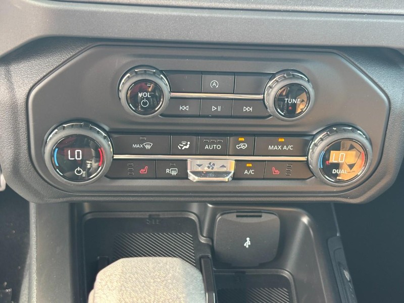 Ford Bronco Vehicle Image 25