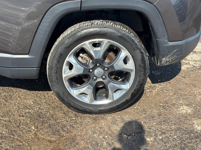 Jeep Compass Vehicle Image 11