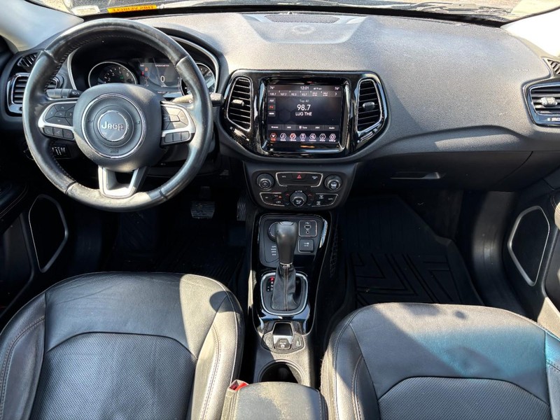 Jeep Compass Vehicle Image 13