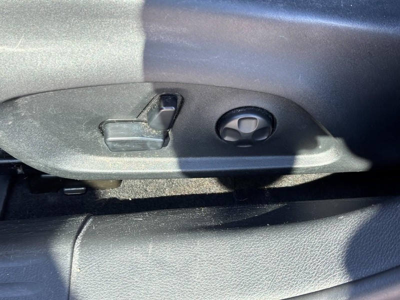 Jeep Compass Vehicle Image 17