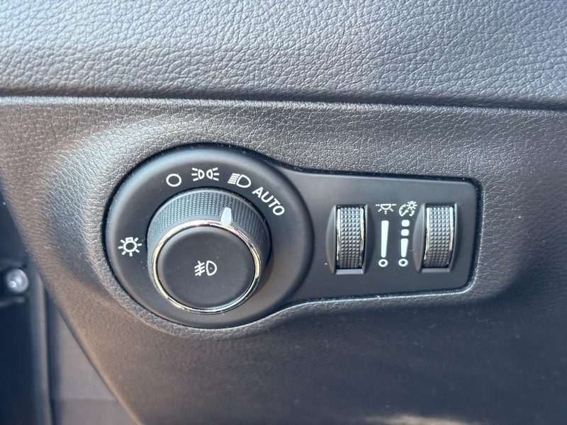 Jeep Compass Vehicle Image 19