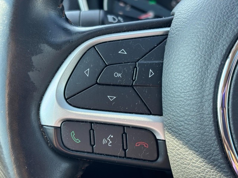 Jeep Compass Vehicle Image 20