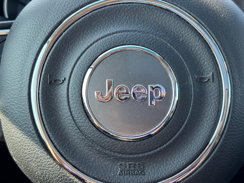 Jeep Compass Vehicle Image 21