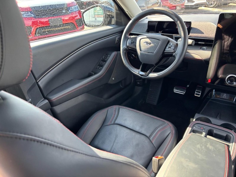 Ford Mustang Mach-E Vehicle Full-screen Gallery Image 13