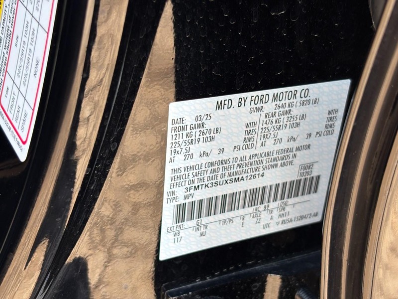 Ford Mustang Mach-E Vehicle Full-screen Gallery Image 24