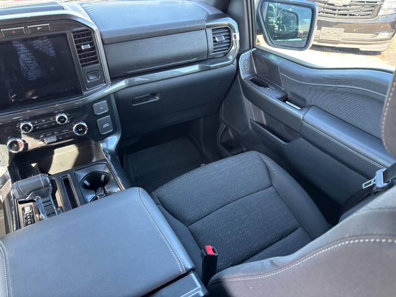 Ford F-150 Vehicle Full-screen Gallery Image 15