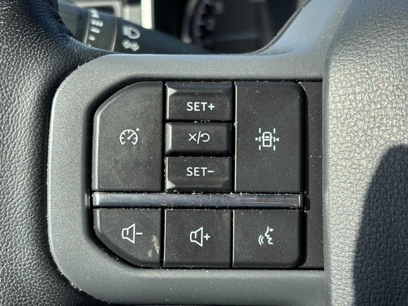 Ford F-150 Vehicle Full-screen Gallery Image 19