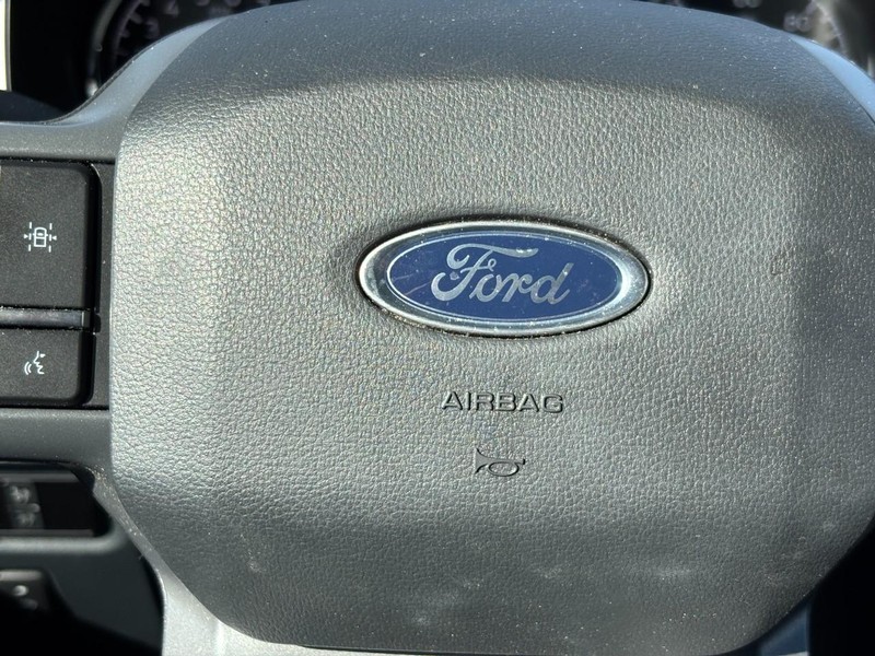 Ford F-150 Vehicle Full-screen Gallery Image 20