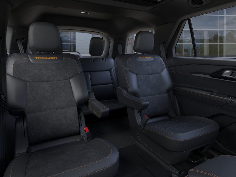 Ford Explorer Vehicle Full-screen Gallery Image 13