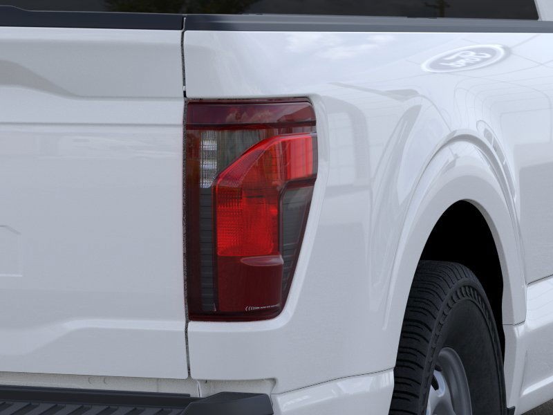 Ford F-150 Vehicle Full-screen Gallery Image 23