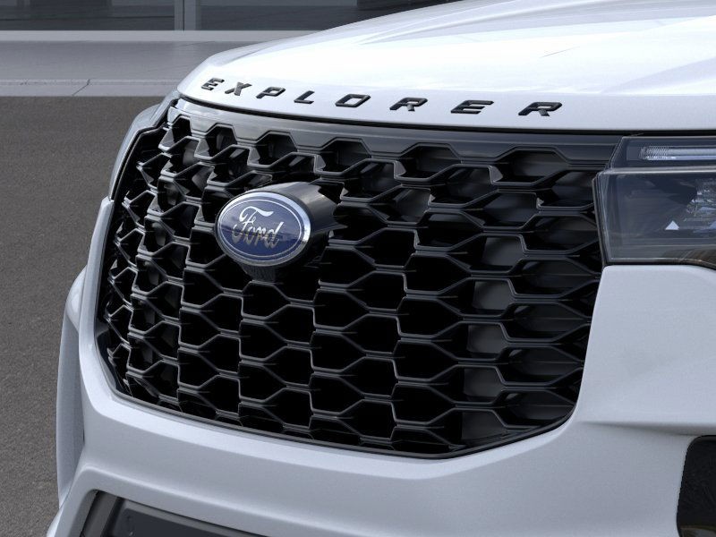 Ford Explorer Vehicle Full-screen Gallery Image 19