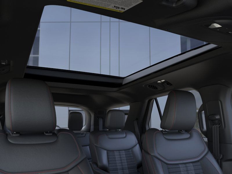 Ford Explorer Vehicle Full-screen Gallery Image 24
