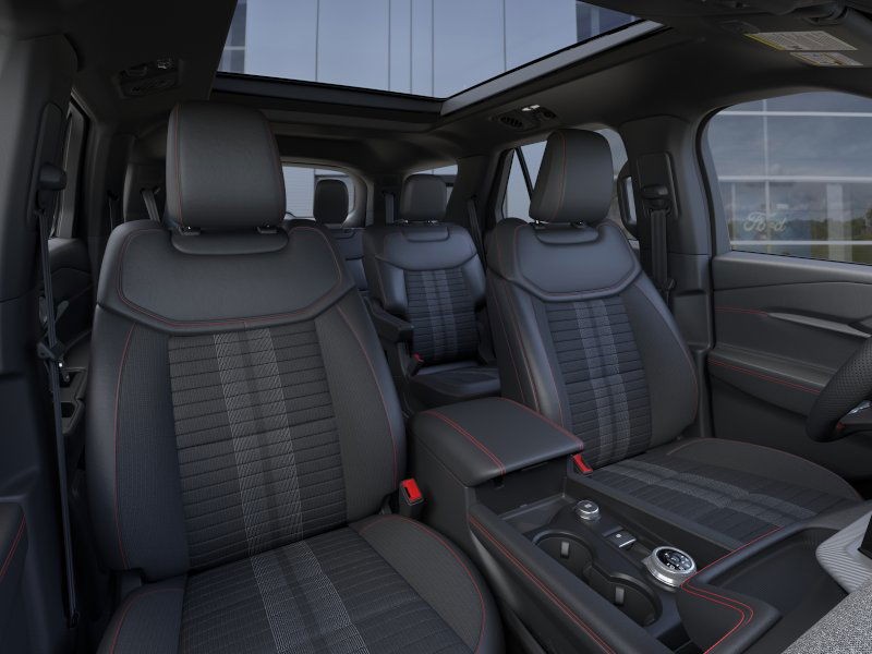 Ford Explorer Vehicle Full-screen Gallery Image 12