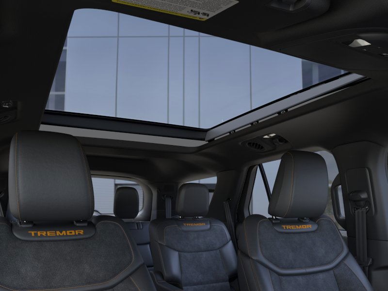 Ford Explorer Vehicle Full-screen Gallery Image 24