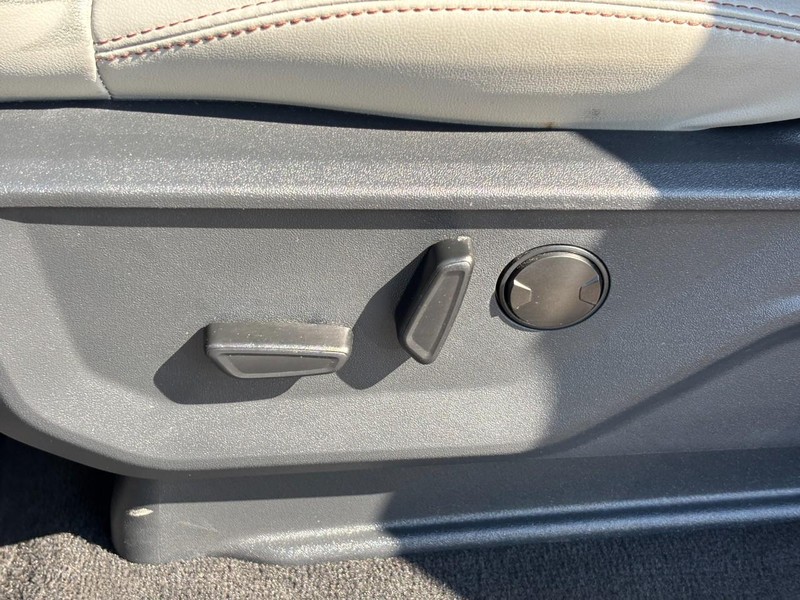 Ford Expedition Vehicle Full-screen Gallery Image 18