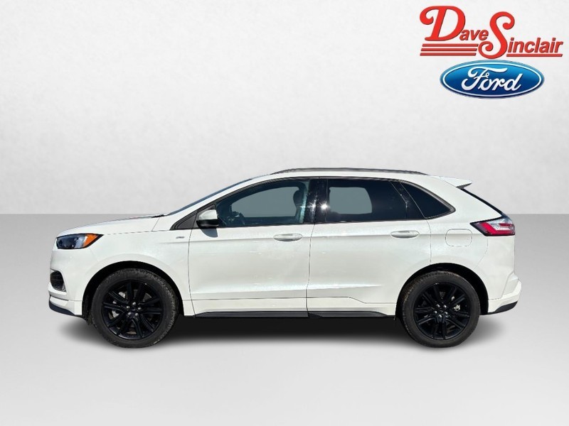Ford Edge Vehicle Full-screen Gallery Image 10