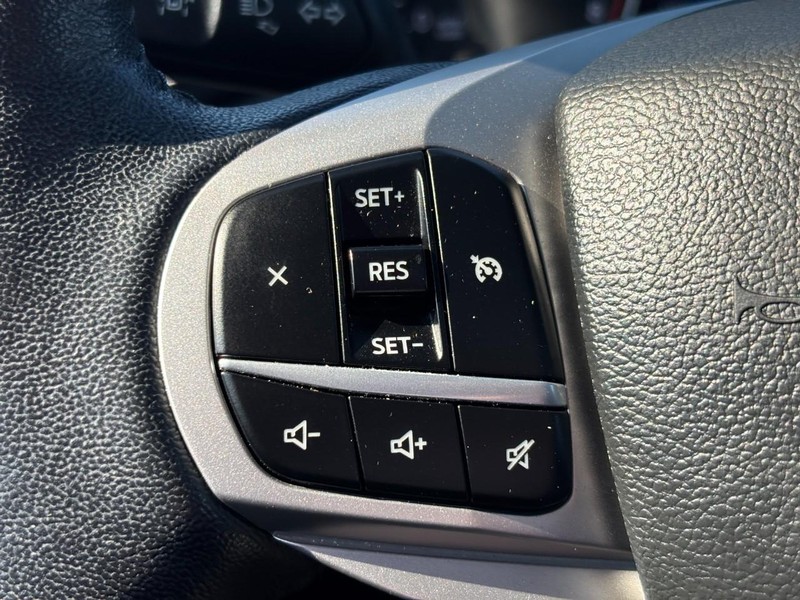 Ford Explorer Vehicle Full-screen Gallery Image 20