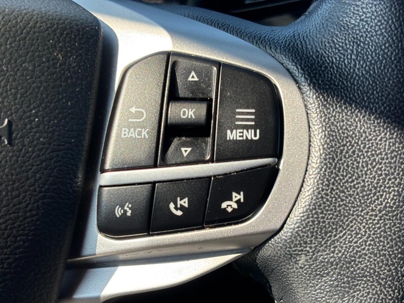 Ford Explorer Vehicle Full-screen Gallery Image 22